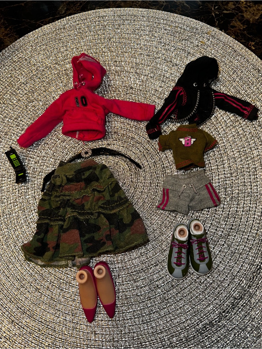 Bratz Phoebe (Back To School) Doll Clothing & Accessories Set